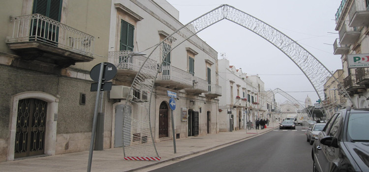 Urti e danneggiamenti, luminarie nel mirino