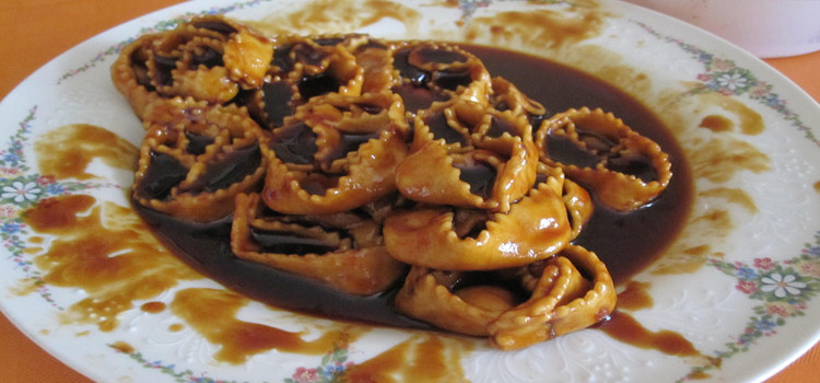 Cartellate o “scartellate”? Oltre i dolci, i simboli profondi del Natale