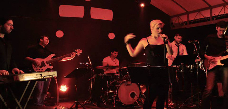 San Silvestro in piazza con la Groovy Wonder Band San Silvestro in piazza con la Groovy Wonder Band