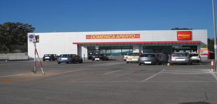 Rapina al market, ora è paura