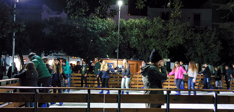 Grande successo per la pista di pattinaggio in piazza Garibaldi