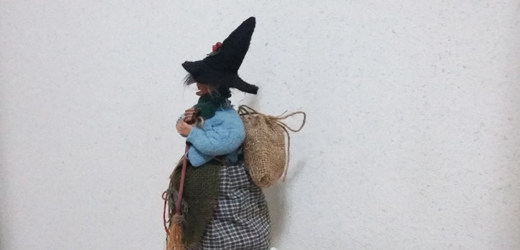Noci, la Befana ieri e oggi Noci, la Befana ieri e oggi