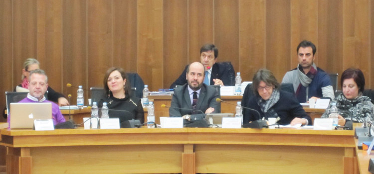 Neve, banda, pista di pattinaggio: le opposizioni incalzano la maggioranza Neve, banda, pista di pattinaggio: le opposizioni incalzano la maggioranza