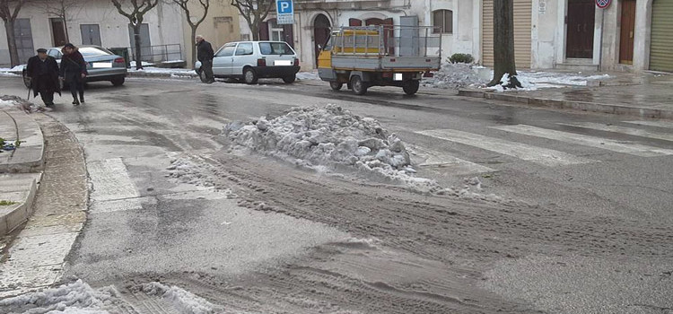 Noci: forti lamentele sui disagi causati dalla neve Noci: forti lamentele sui disagi causati dalla neve