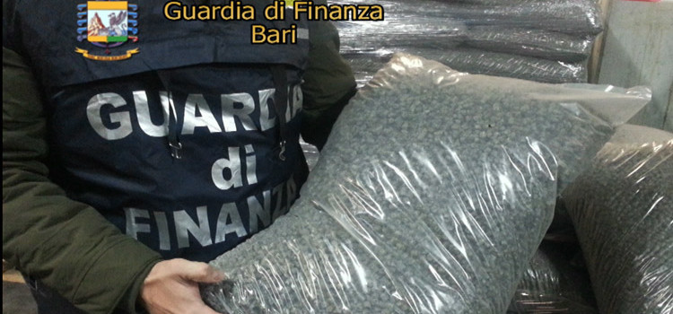 Pellet: sospetta difformità di composizione, la Finanza ne sequestra 38 tonnellate