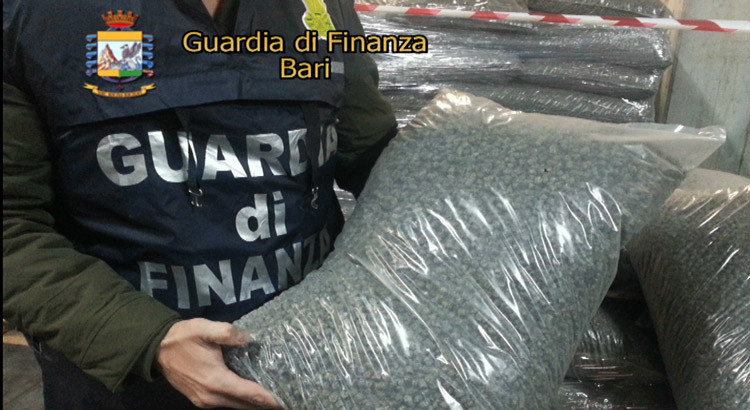 Pellet: sospetta difformità di composizione, la Finanza ne sequestra 38 tonnellate