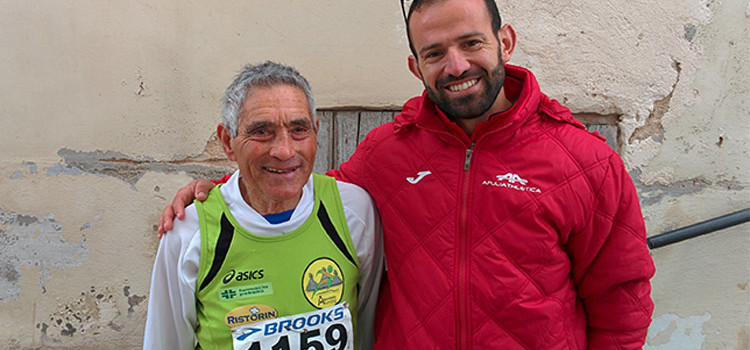 “Corri che ti passa”: l’87enne Leonardo Palmisano partecipa alla Spaccanoci