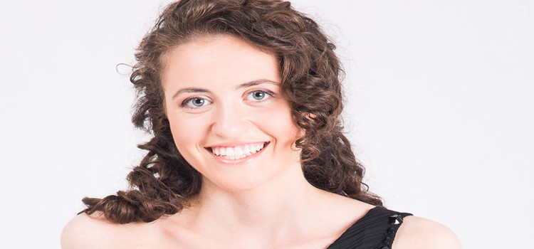 Il talento e la passione dell’arpista Claudia Lamanna