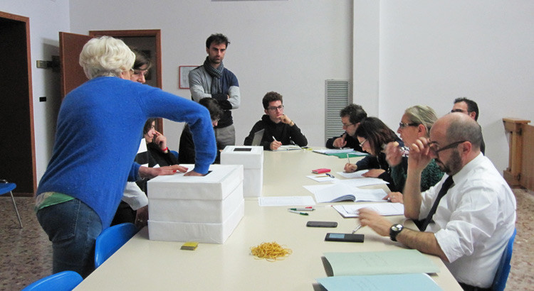 Referendum del 17 aprile, sorteggiati gli scrutatori Referendum del 17 aprile, sorteggiati gli scrutatori