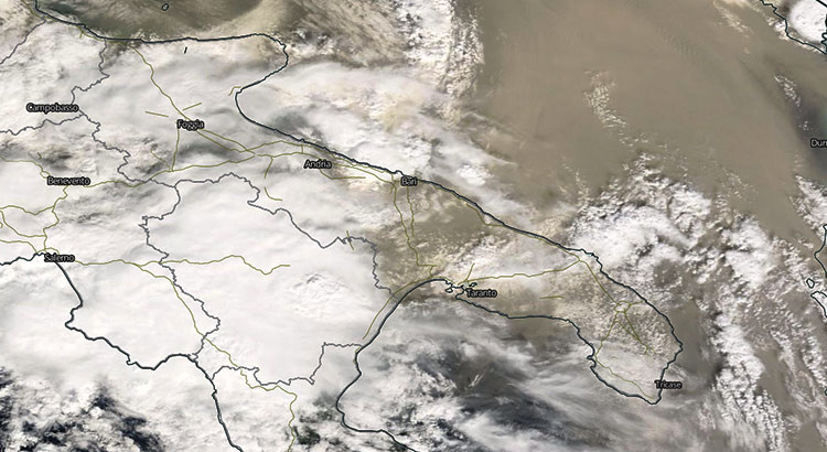 Paesaggio sahariano anche sui cieli di Noci Paesaggio sahariano anche sui cieli di Noci