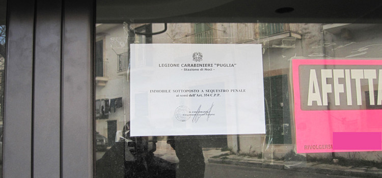 Sostanze proibite: 45enne in libertà, locale-bazar sequestrato Sostanze proibite: 45enne in libertà, locale-bazar sequestrato