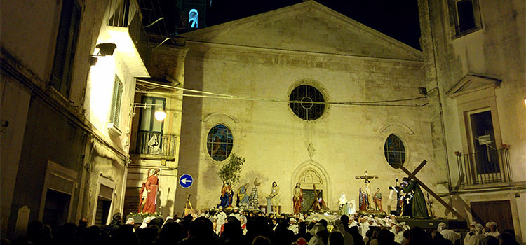 Processione dei Misteri 2016, Don Peppino: “Il messaggio delle statue è la misericordia” Processione dei Misteri 2016, Don Peppino: “Il messaggio delle statue è la misericordia”