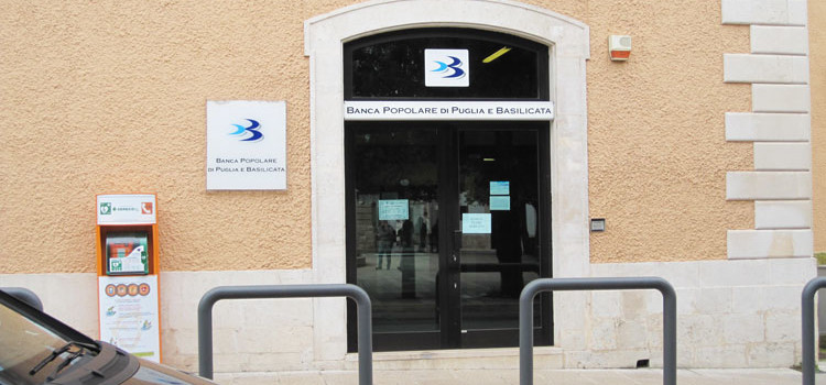 Rapina alla BP di Puglia e Basilicata, caccia ai fuggitivi Rapina alla BP di Puglia e Basilicata, caccia ai fuggitivi