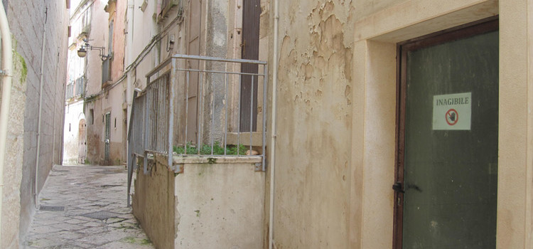 Bagni pubblici fuori uso