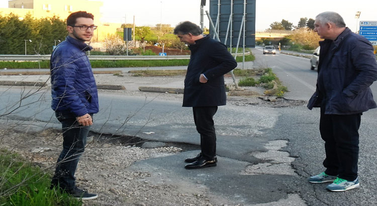 Buca allo svincolo della SP237, Carrieri: “provvedimento di somma urgenza”