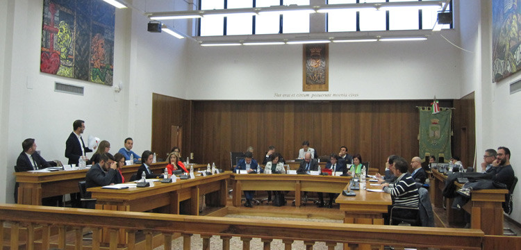 Consiglio Comunale, le opposizioni chiedono lumi su “Natale a Noci”