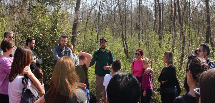 “A spasso nel bosco”, escursione alla scoperta del territorio “A spasso nel bosco”, escursione alla scoperta del territorio