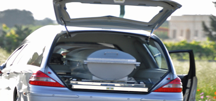 Documentazione irregolare, sequestrato carro funebre Documentazione irregolare, sequestrato carro funebre