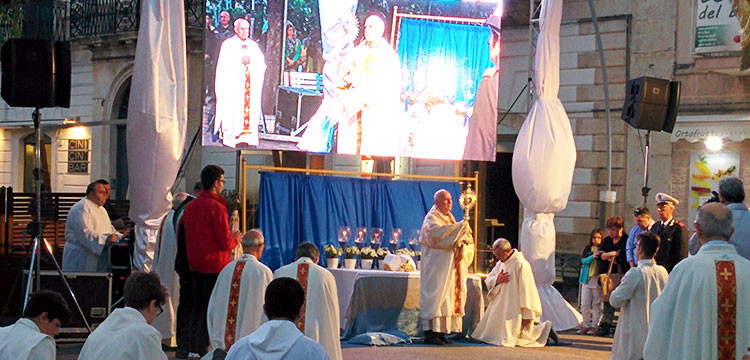 Noci celebra il Corpus Domini Noci celebra il Corpus Domini