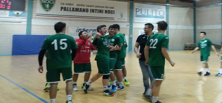 Pallamano Noci Under 18 campione regionale Pallamano Noci Under 18 campione regionale