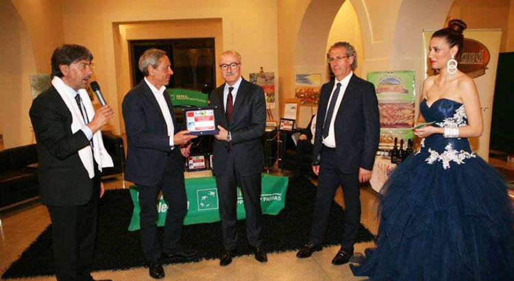 A Piero Liuzzi il “Premio Puglia: unici e protagonisti” A Piero Liuzzi il “Premio Puglia: unici e protagonisti”