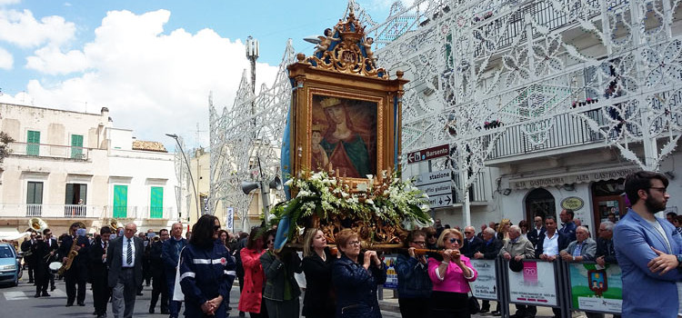 Il “giochetto” della processione di gala