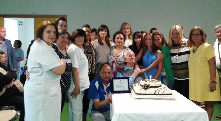 E nonno Peppino ne fa 100 E nonno Peppino ne fa 100