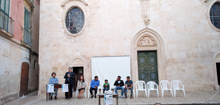 “Leviteaccanto”: le storie di vita degli immigrati “Leviteaccanto”: le storie di vita degli immigrati