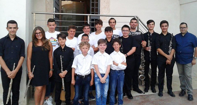 Emozioni in musica nel saggio dell’ass. “S.Cecilia-G. Sgobba” Emozioni in musica nel saggio dell’ass. “S.Cecilia-G. Sgobba”