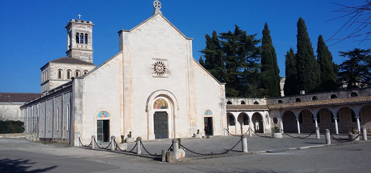 Papa Francesco a Noci, scherzi del solleone o realtà?