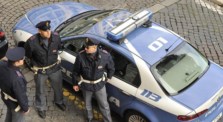 Terrorismo: indagato albanese che inneggia a Isis sui social