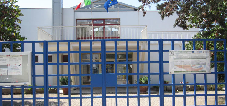 Scuola, sospensione attività didattiche in presenza fino a sabato