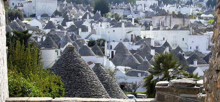 Il Giro d’Italia fa tappa ad Alberobello Il Giro d’Italia fa tappa ad Alberobello