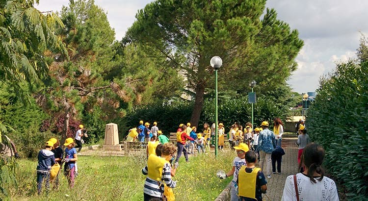 “Puliamo il Mondo 2016”: rispettare l’ambiente abbattendo i muri dell’indifferenza “Puliamo il Mondo 2016”: rispettare l’ambiente abbattendo i muri dell’indifferenza