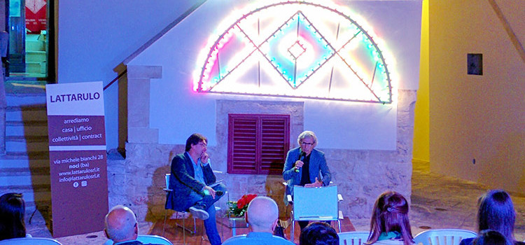 Tra i vicoli della mente: Lino Patruno parla ai nocesi de “Il meglio Sud” Tra i vicoli della mente: Lino Patruno parla ai nocesi de “Il meglio Sud”