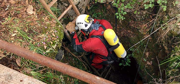 Puliamo il buio: a Civitella rinvenute carcasse, indumenti e canna di fucile