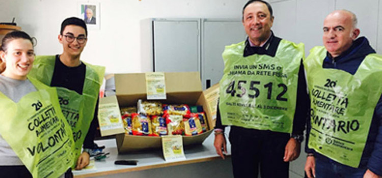 Colletta del Banco Alimentare anche tra i liceali dell’IIS “Da Vinci-Galilei” Colletta del Banco Alimentare anche tra i liceali dell’IIS “Da Vinci-Galilei”