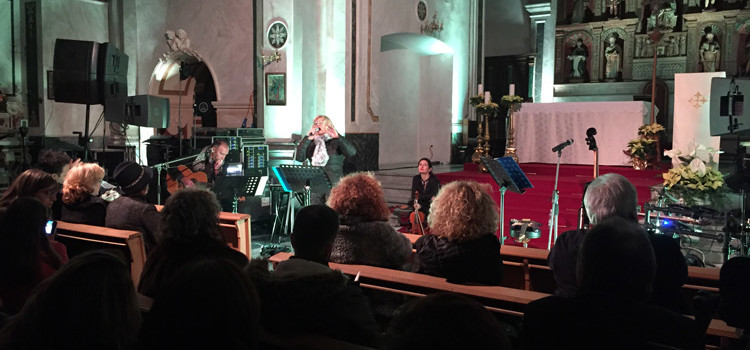 Christmas Festival, ode alla vita con Aida Cooper