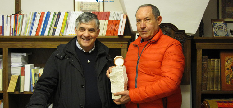 Vicenti dona una nuova opera alla chiesa Madre