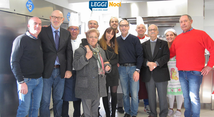 Ex alunni alberghiero offrono pranzo all’Apsp “Sgobba” Ex alunni alberghiero offrono pranzo all’Apsp “Sgobba”