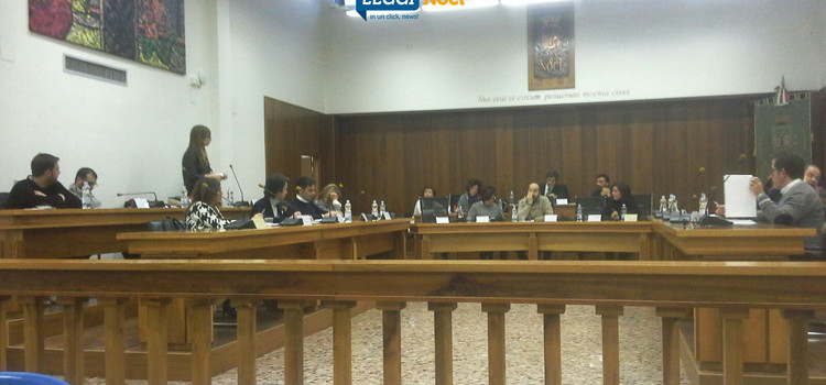 Consiglio Comunale: le opposizioni puntano i piedi, sbuca indagine sul Natale 2015 Consiglio Comunale: le opposizioni puntano i piedi, sbuca indagine sul Natale 2015