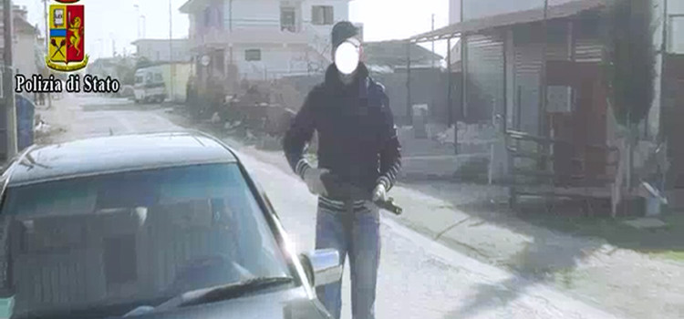 Inneggiava a Isis, dibattito sul percorso di “de-radicalizzazione”