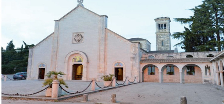 Benedizione abbaziale di Giustino Pege osb Benedizione abbaziale di Giustino Pege osb