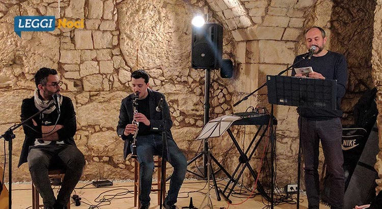 “A piedi nudi”, l’ultimo lavoro di Verna raccontato a Vivere d’Arte