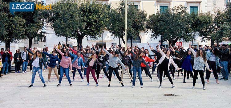 Flash mob, a Noci si balla sulle note di “All night”