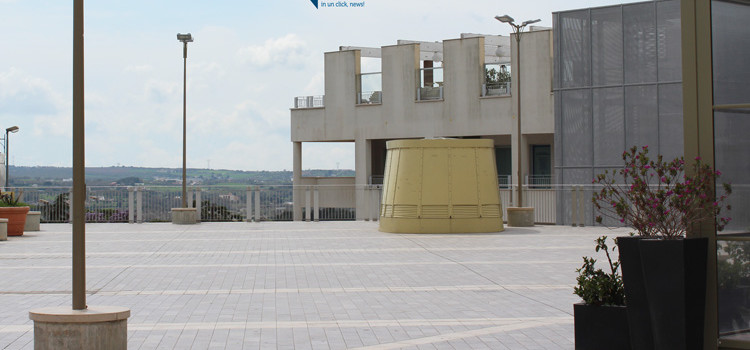 Rissa in piazza, giovane finisce in ospedale Rissa in piazza, giovane finisce in ospedale