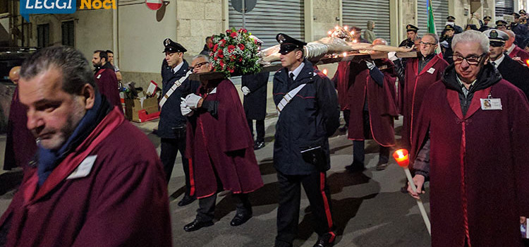 Gli Altari della Reposizione e la Via Crucis con Cristo Casaboli: i riti della settimana santa