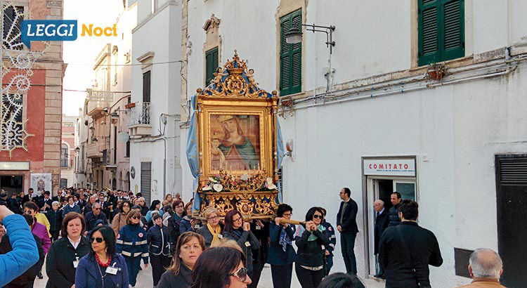 Noci accoglie l’effige della Madonna della Croce Noci accoglie l’effige della Madonna della Croce