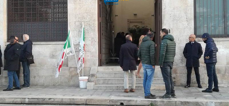 Primarie Pd: a Noci vince Emiliano, ribaltato il risultato degli iscritti