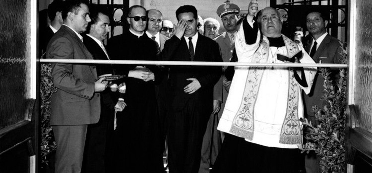 Una mostra per celebrare i 50 anni della biblioteca comunale Una mostra per celebrare i 50 anni della biblioteca comunale